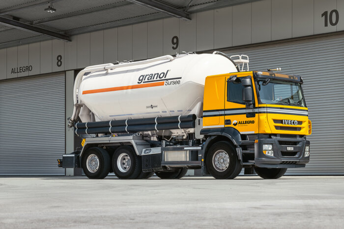 Allegro Transport Fahrzeugpark Iveco 3 Achs Siloaufbau