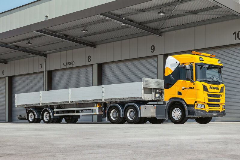 Allegro Transport Fahrzeugpark Scania 5 Achs Sattelzug 12m Ladeflaeche